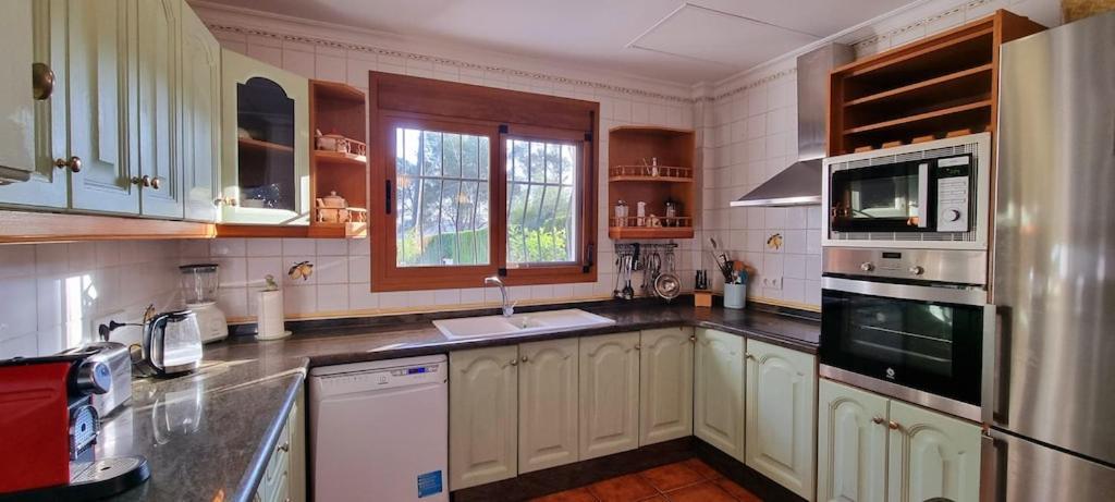 Wonderful Villa, Heated Pool, Near Beautiful Town Alboy Buitenkant foto